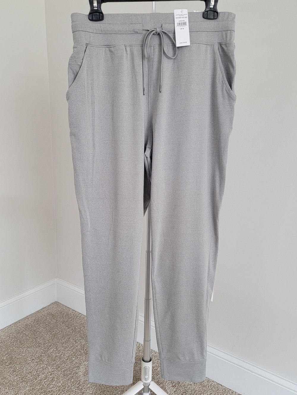 NWT American Eagle Everywhere Jogger M